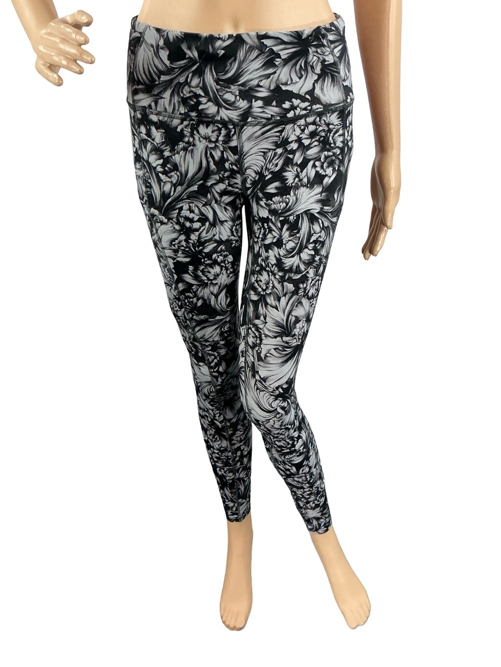 Lululemon Fast & Free Full Length Tight Night Garden 27" Inseam Size 6